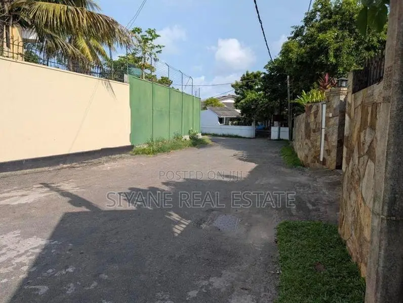 Prime Land with Single-Storey House for Sale – Dehiwela