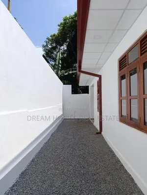Newly Build Single House for Sale Kahathuduwa