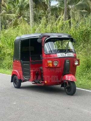 Bajaj RE 205 2013