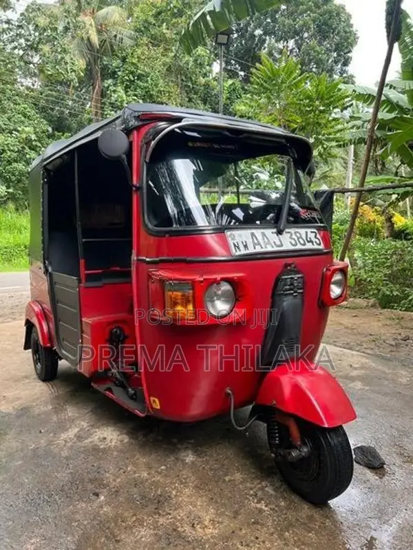 Bajaj RE 205 2013