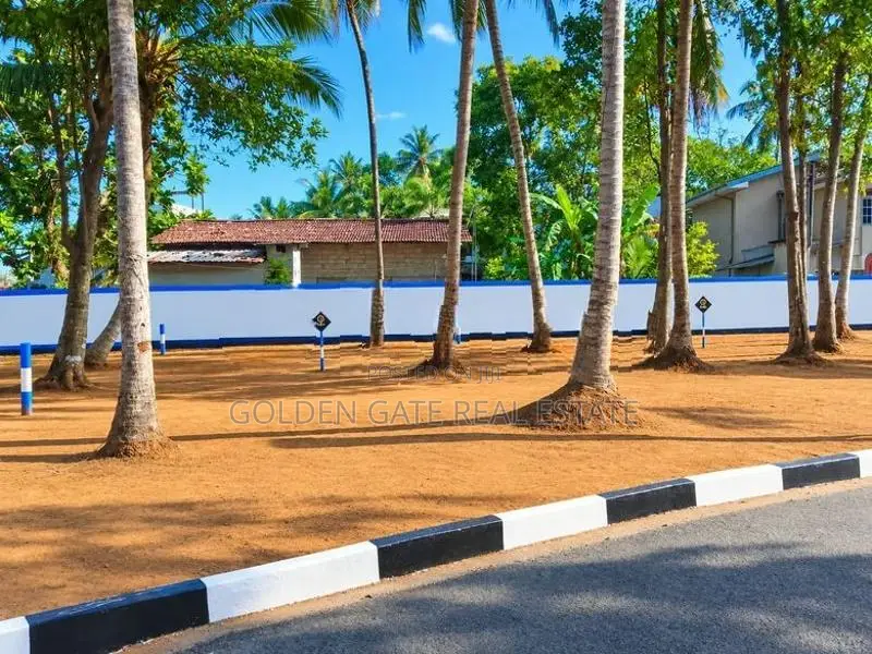 Yakkala Town Land for Sale