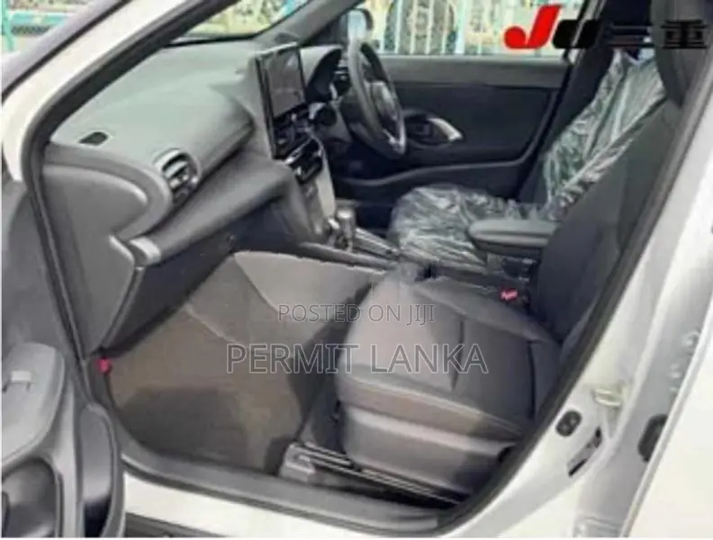 Toyota Yaris Cross Z 𝐇𝐘𝐁𝐑𝐈𝐃 2026