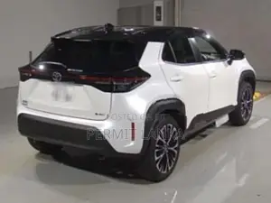 Toyota Yaris Cross Z 𝐇𝐘𝐁𝐑𝐈𝐃 2026