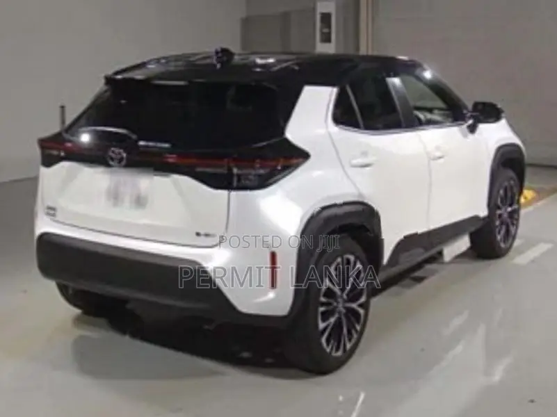Toyota Yaris Cross Z 𝐇𝐘𝐁𝐑𝐈𝐃 2026