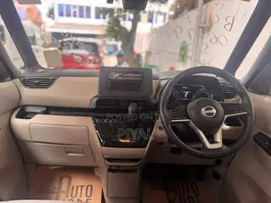 Nissan Roox 2025