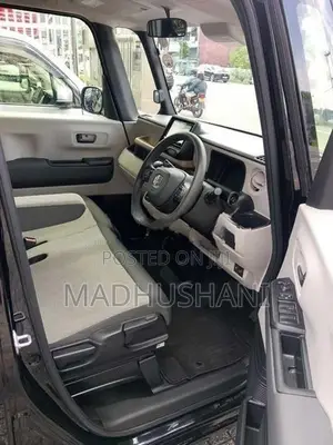 Honda N-Box 2024