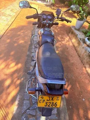 Bajaj CT100 2004