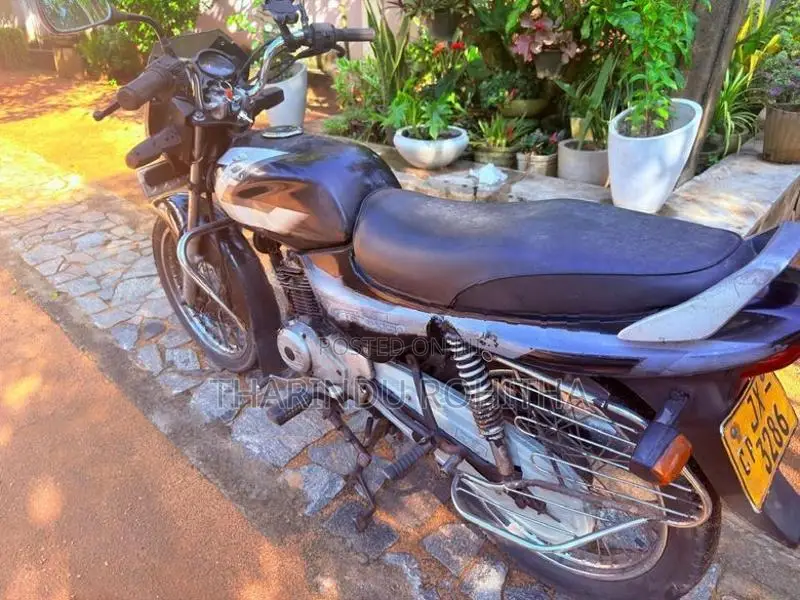 Bajaj CT100 2004