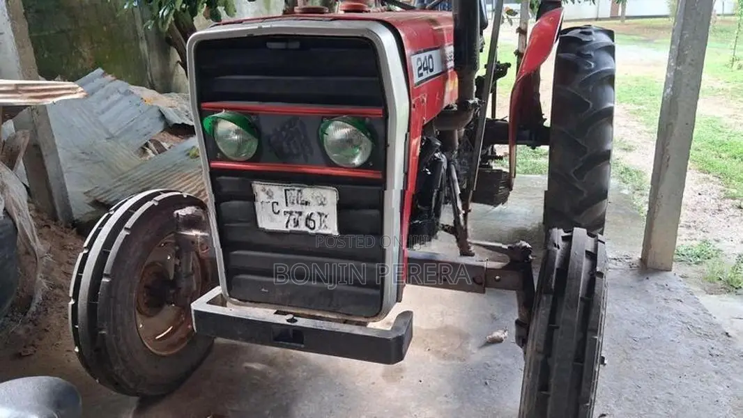 Massey Ferguson MF 2003