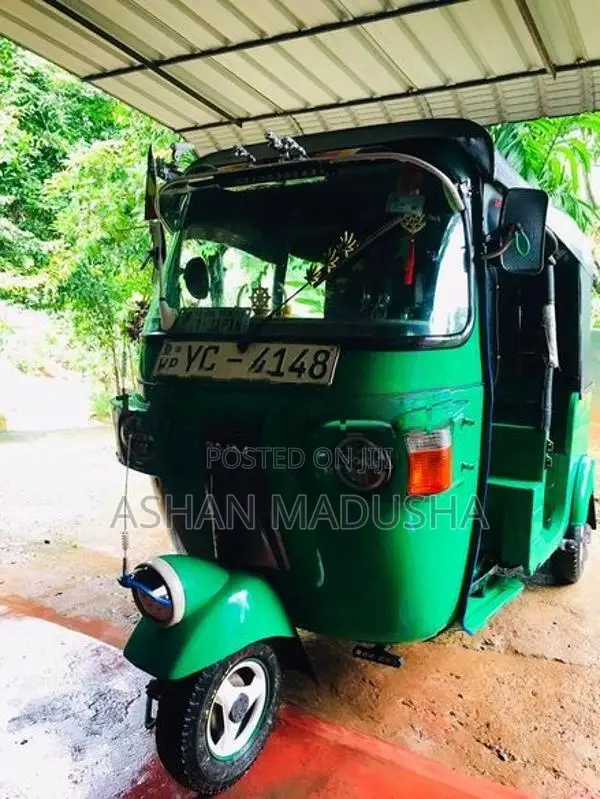 Bajaj RE 2012