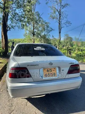 Nissan Bluebird SU14 1999