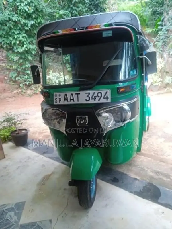 Bajaj RE 2014
