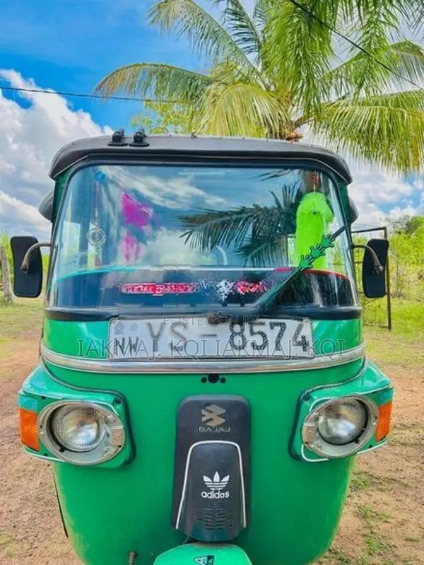 Bajaj RE 2011