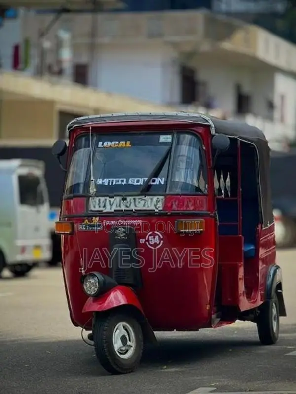 Bajaj RE 2005