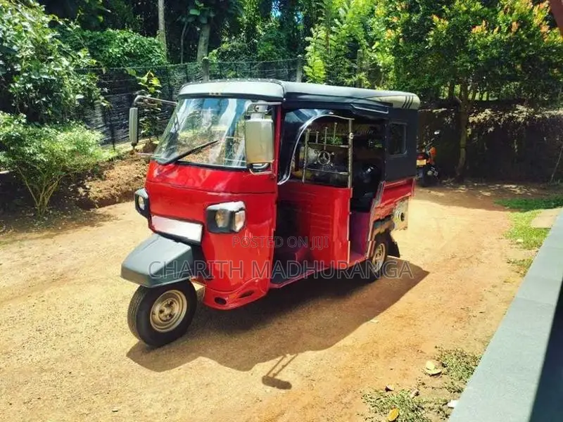 Bajaj RE 2014