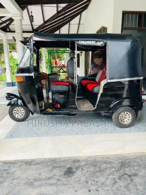 Bajaj RE 2010