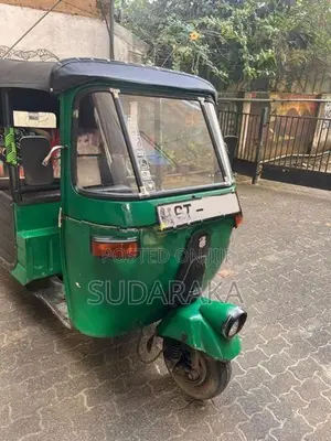 Bajaj RE 2002