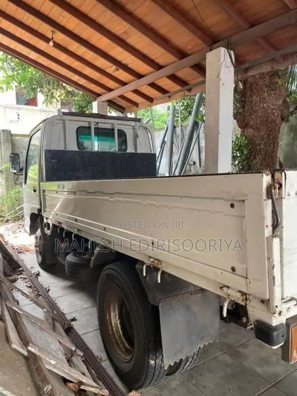 Isuzu Elf 2006