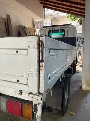 Isuzu Elf 2006
