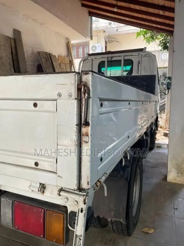Isuzu Elf 2006