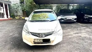 Honda Fit GP1 (Navi) 2013