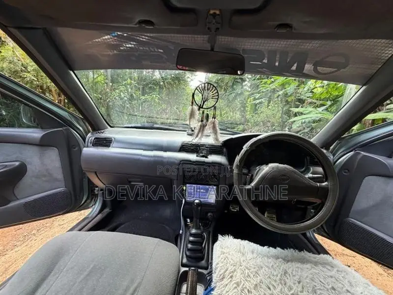 Nissan Sunny 1997