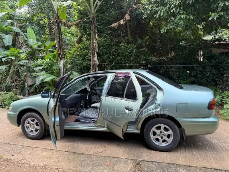 Nissan Sunny 1997