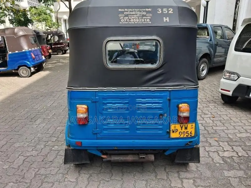 Bajaj RE 2012