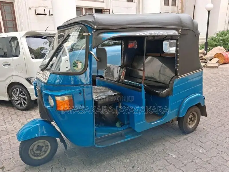 Bajaj RE 2012