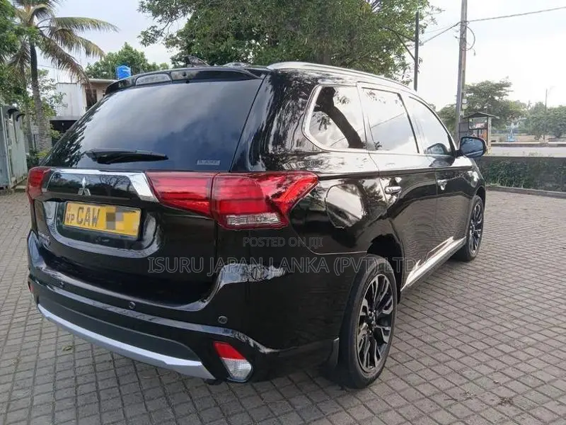 Mitsubishi Outlander NAVI PREMIUM PLUS 2016