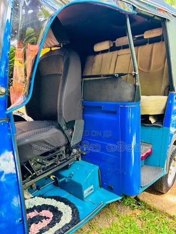 Piaggio Ape Auto DX 2025