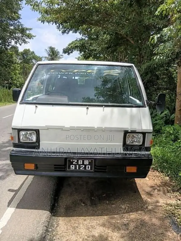 Mitsubishi L300 1986