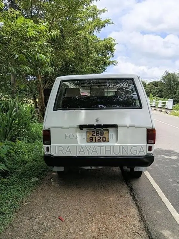 Mitsubishi L300 1986