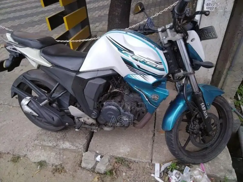 Yamaha FZ S 2015