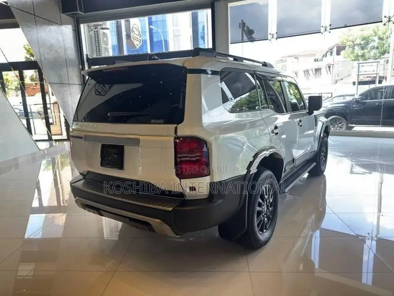 Toyota Land Cruiser Prado TRJ250 2025