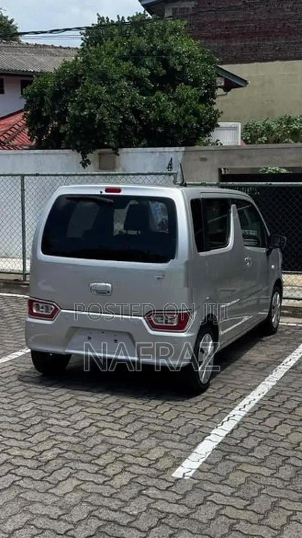 Suzuki Wagon R FX 2025