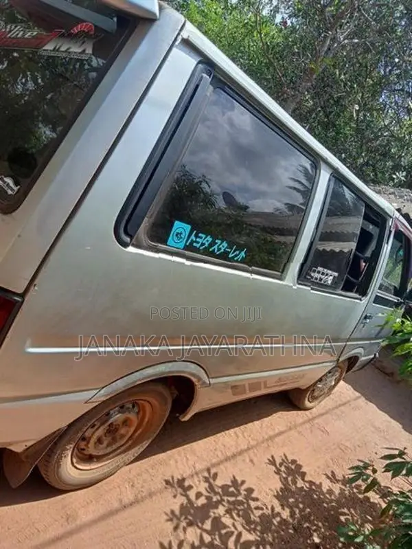 Nissan Vanette 1991