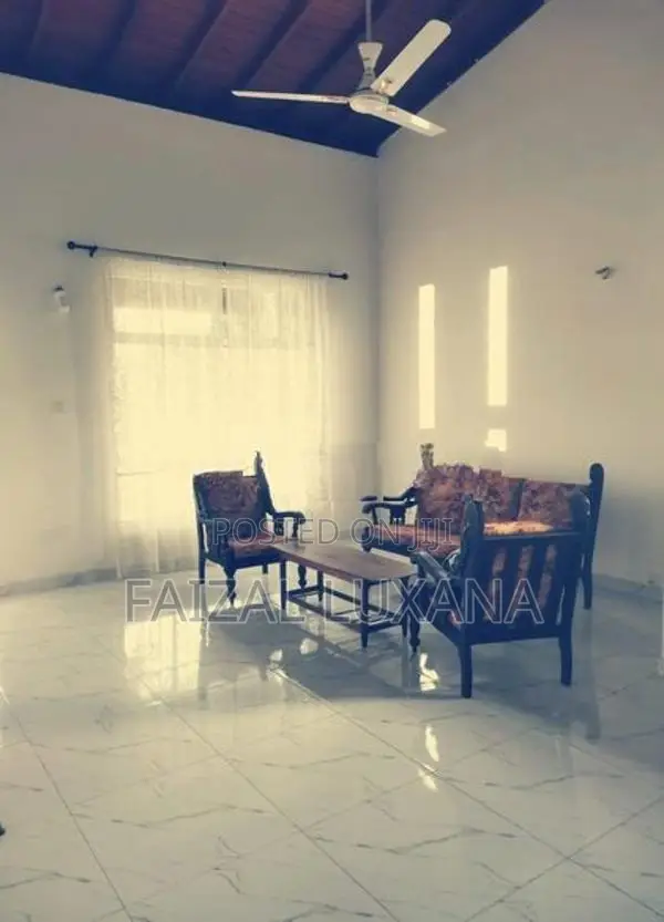 Rooms For Rent Two Girls Kottawa