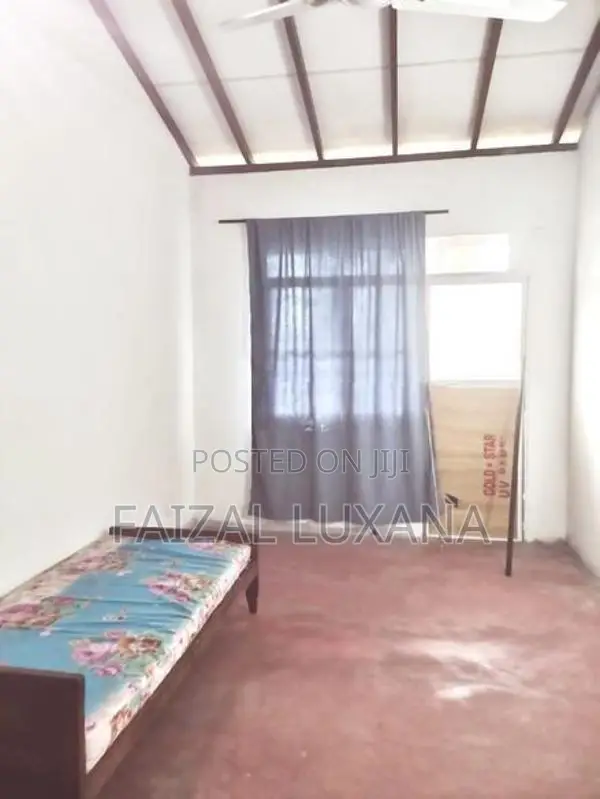 Rooms For Rent Two Girls Kottawa
