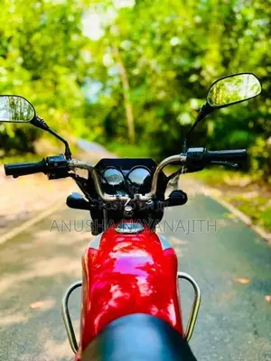 Bajaj CT100 2005
