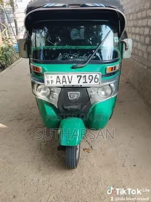 Bajaj RE 2015