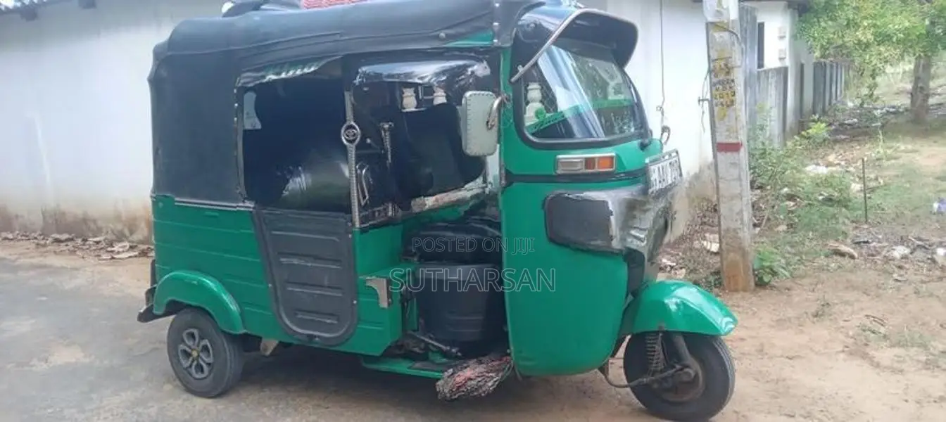 Bajaj RE 2015
