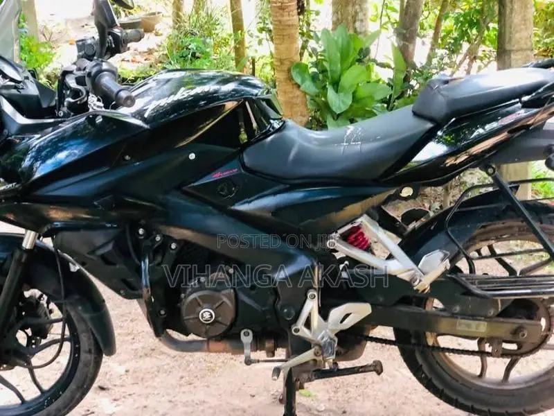 Bajaj Pulsar AS 150 2017