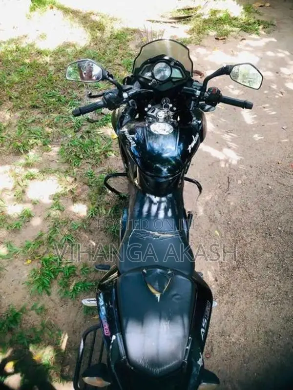 Bajaj Pulsar AS 150 2017