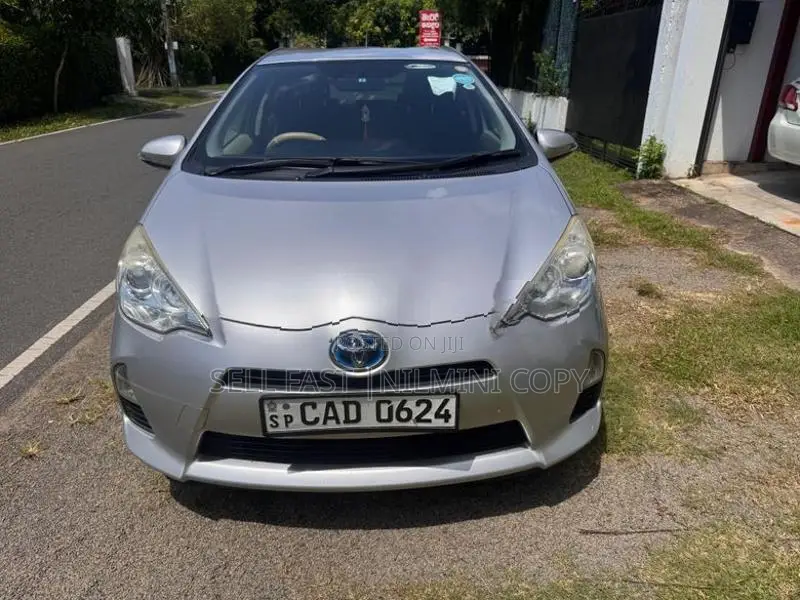 Toyota Aqua 2012