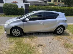 Toyota Aqua 2012