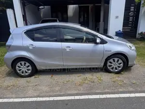 Toyota Aqua 2012
