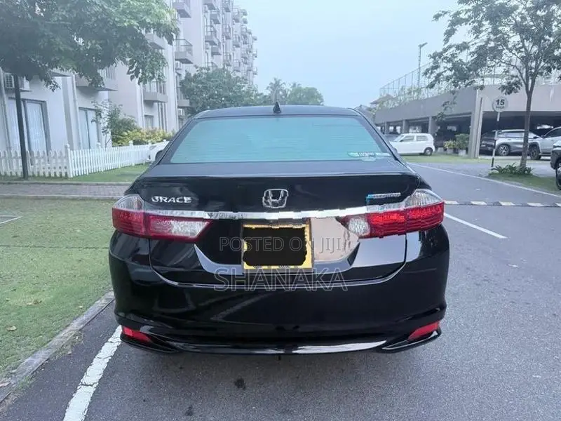 Honda Grace 2014