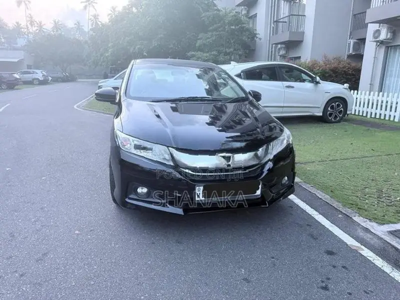 Honda Grace 2014