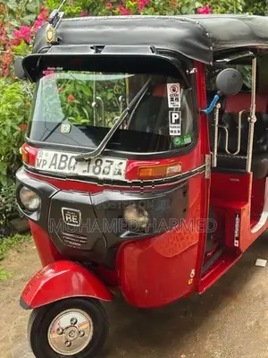 Bajaj RE 2017